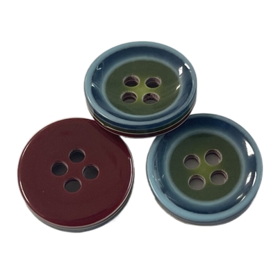 Fantaisie huit boutons en plastique colorés de trou de couches 4 dans 28L pour les accessoires DIY de vêtement