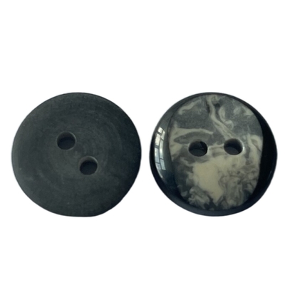 boutons de manteau noirs du polyester 18L avec le faux visage de marbre de pente de trou de l'effet deux