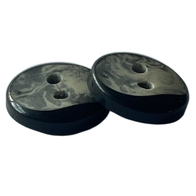 boutons de manteau noirs du polyester 18L avec le faux visage de marbre de pente de trou de l'effet deux
