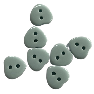 Les boutons de craie de résine en plastique avec le coeur forment l'utilisation cyan de couleur de 2 trous sur le matériel de Diy de chemise