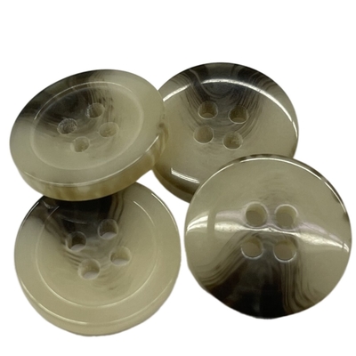 Le faux bouton de klaxon en plastique avec l'utilisation de trou de la jante 28L 4 sur le manteau des femmes Outwear