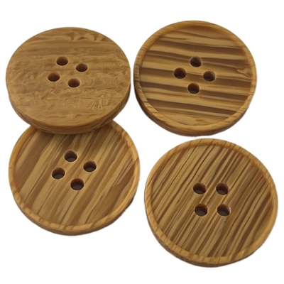 Trous en bois des boutons 38L 4 d'imitation de polyester de vêtement avec la petite jante
