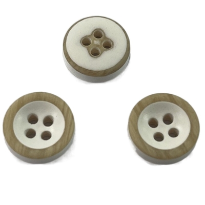 Rond en plastique de Little Brown Rim With Wooden Effect 16L de boutons de Brown de chemise