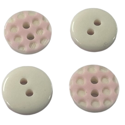 La résine en plastique ButtonsTwo de visage spécial de chemisier trouent la couleur 16L rose pour la couture