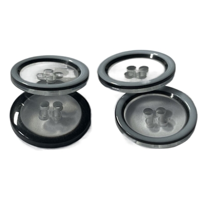 Trois boutons de chemise en plastique de couches Rim With Transparent Desgin In bleu 26L central pour la couture