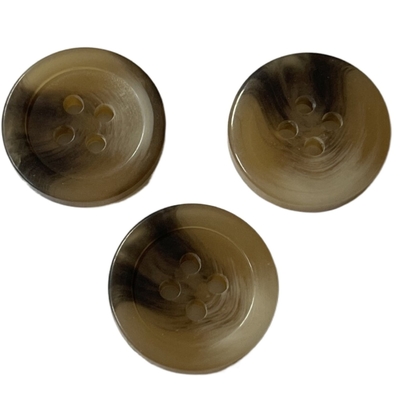 utilisation en plastique de couleur d'ODM de 11/16&quot; 4 de trou de Faux boutons de klaxon pour le manteau des femmes