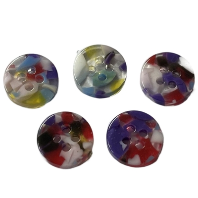 14L 4 troue les boutons de chemise en plastique avec l'utilisation aléatoire de couleur sur des chemisiers de chemise