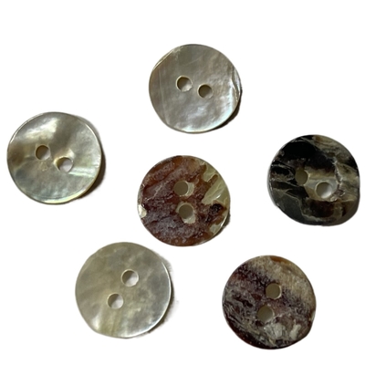 Couture et ODM naturel matériel de trous de DIY Shell Buttons 16L deux