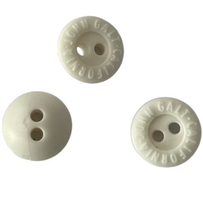 Trou 2 outre des boutons en caoutchouc blancs Logo Use On Sewing Clothing gravé par 11mm