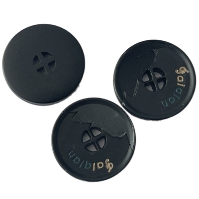 Boutons de chemise en plastique de craie de fantaisie 4 trous de triangle pour le vêtement de couture de chemise