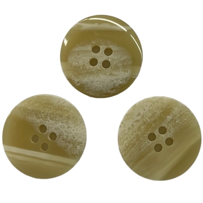 Le faux bouton de marbre Brown 30L de polyester de 4 trous emploient pour la veste de manteau