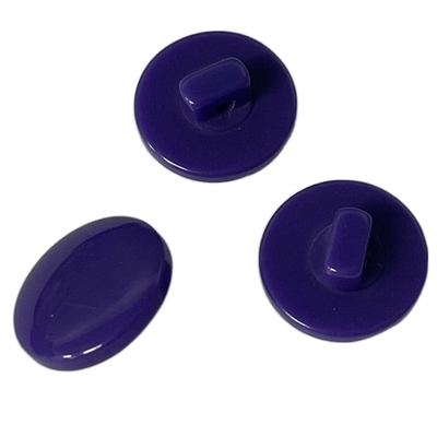 Utilisation pourpre des boutons de jambe de résine de couleur 20L sur les vêtements de couture de chemise
