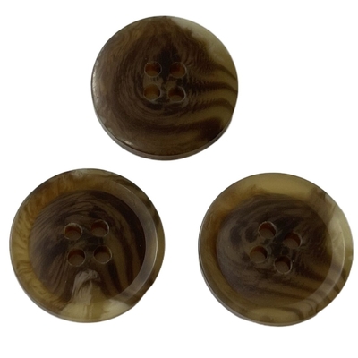 Boutons de klaxon écologiques de faux de polyester de résine en 4 trous 22L brun-foncé